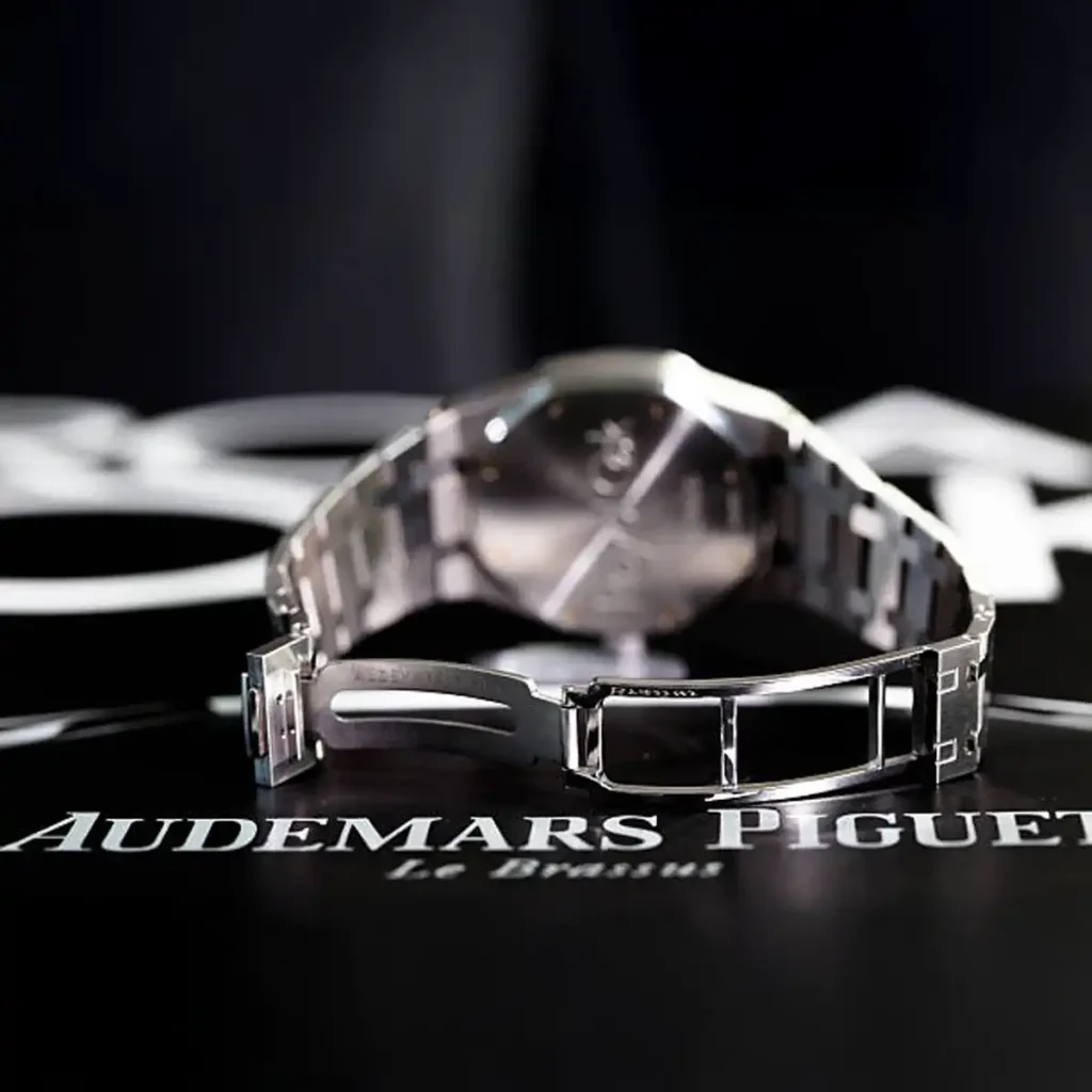 audemars piguet, royal oak, luxury sports